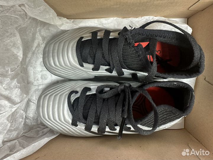 Футзалки adidas predator 28размер