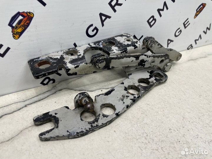 Петля капота левая Bmw E39