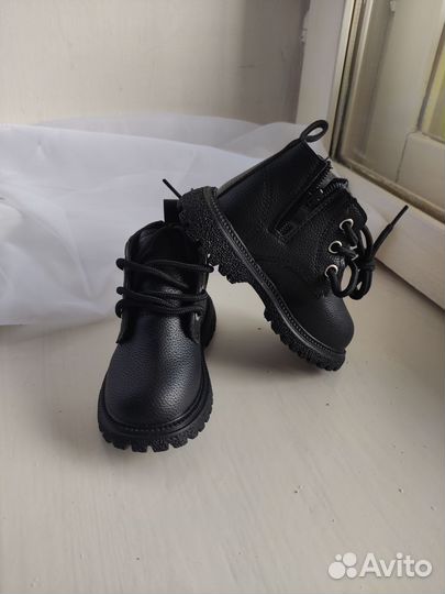 Ботинки демисезонные новые