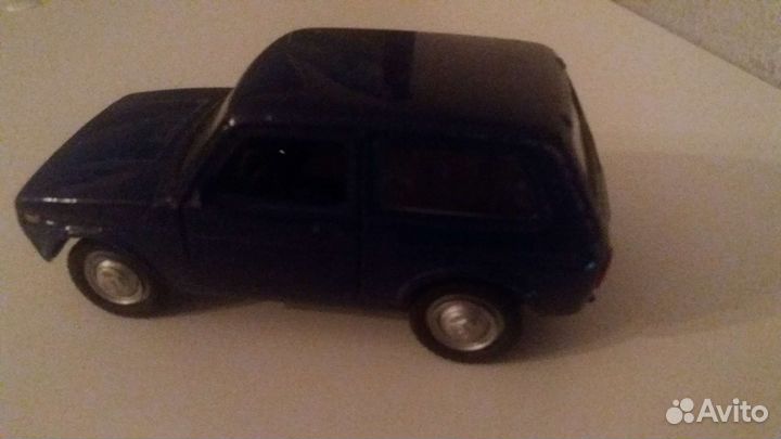 Модель автомобиля нива 1/34