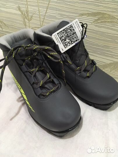 Лыжные ботинки детские, р. 32, 33