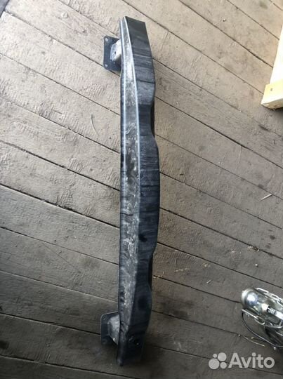 Усилитель заднего бампера Тигуан