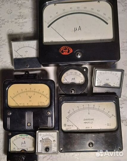 Микроамперметры, миллиамперметры, вольтметр