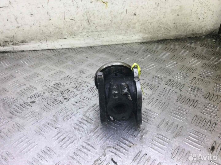 Клапан EGR Volkswagen Passat 038131501AF; 03813150