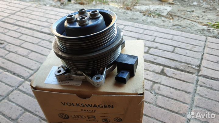 Помпа VW в комплекте с натяжителями все VAG