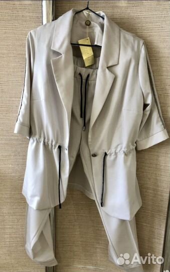 Брючный костюм