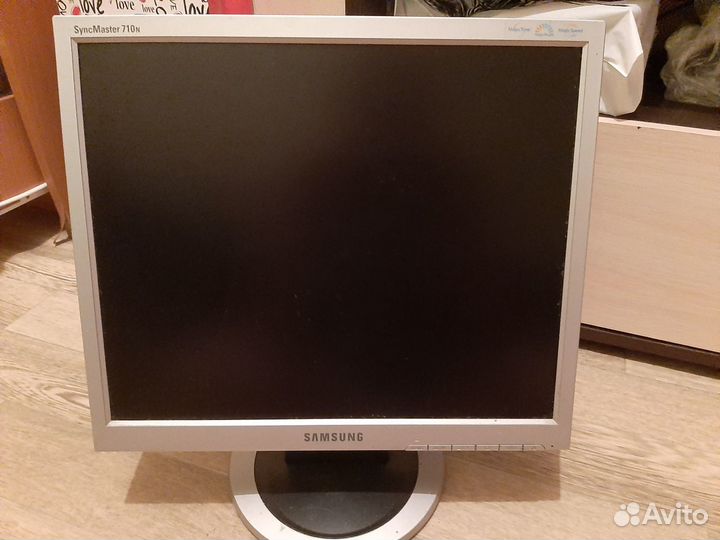 Продам Монитор, в рабочем состоянии. С правой стор