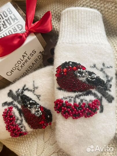 Варежки, расшитые бисером