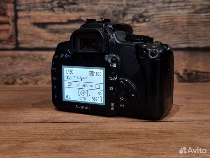 Зеркальный фотоаппарат Canon 400d