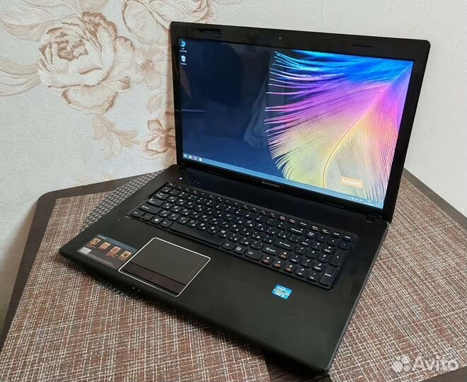 Ноутбук Lenovo. 17.3