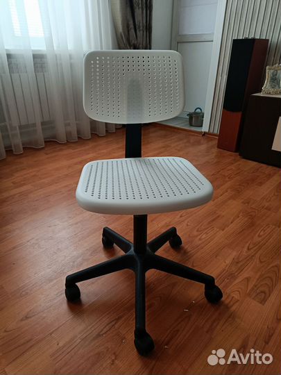 Компьютерное кресло