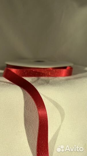Атласная красная лента блестящая 22 мм