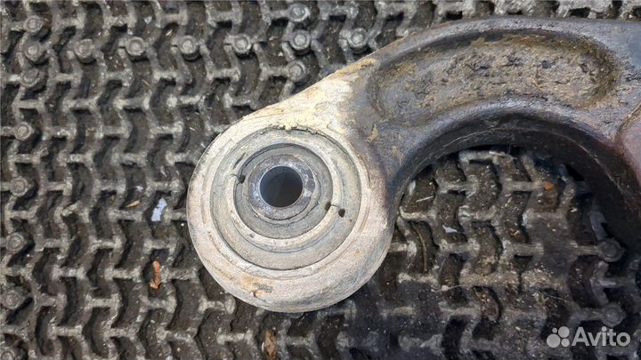 Рычаг подвески Mitsubishi Pajero, 1992