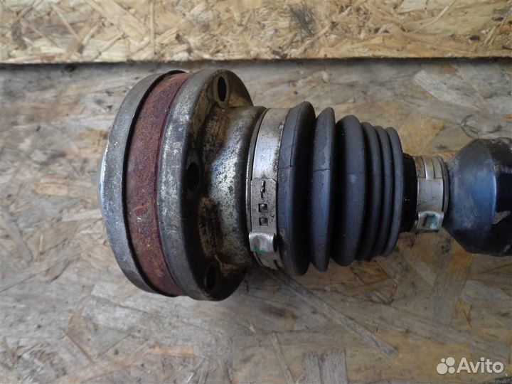 Полуось передняя правая VW Passat B6