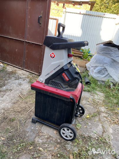 Зубр измельчитель садовый злёктрический