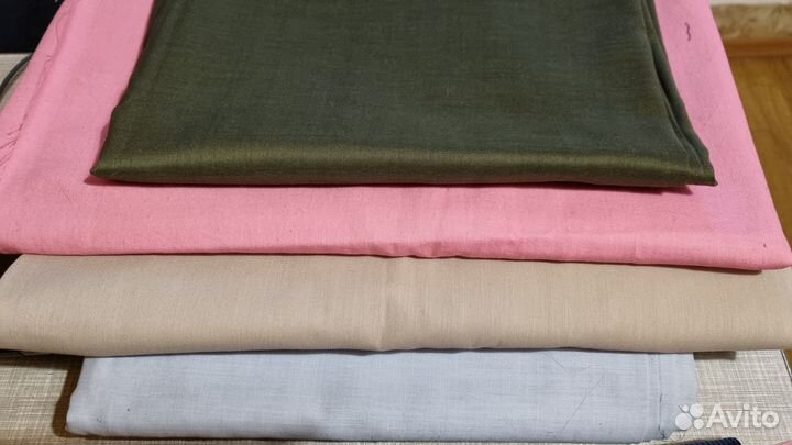 Отрезы ткани однотонные
