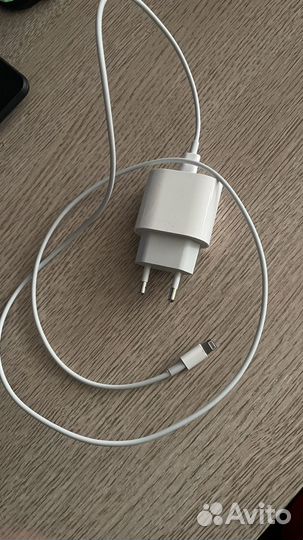 Зарядка на iPhone 20w