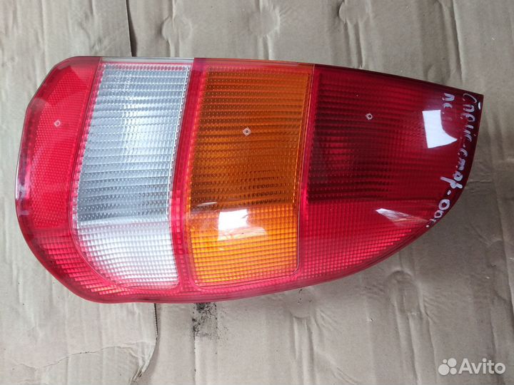 Задний правый фонарь Митсубиси Спейс Стар