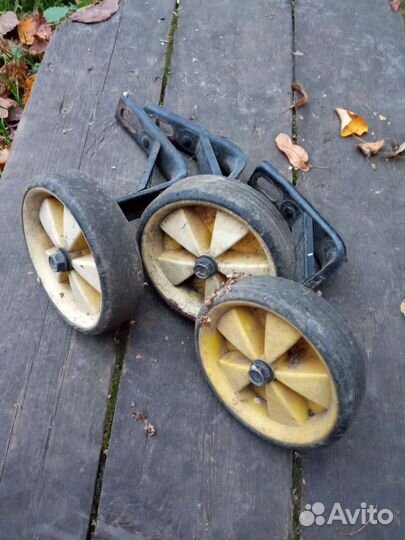 Дополнительные колеса для детского велосипеда