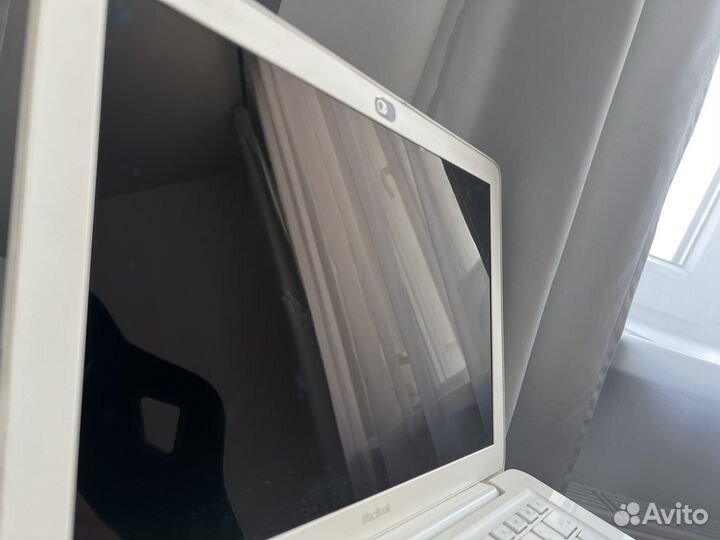 Macbook 13 mid 2010 в разбор, экран, матрица