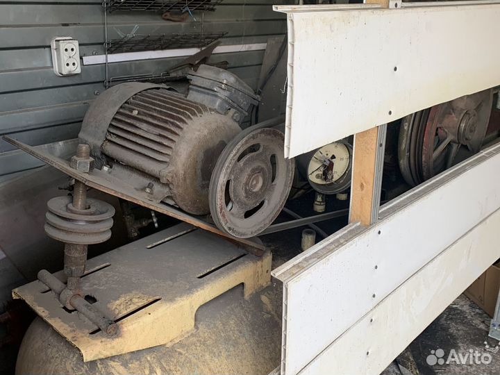 Воздушный компрессор