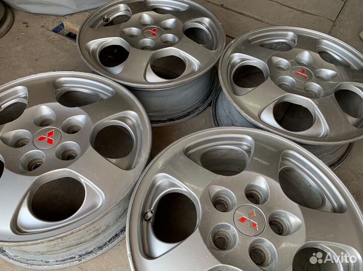 Литые диски на mitsubishi r16 5x114,3