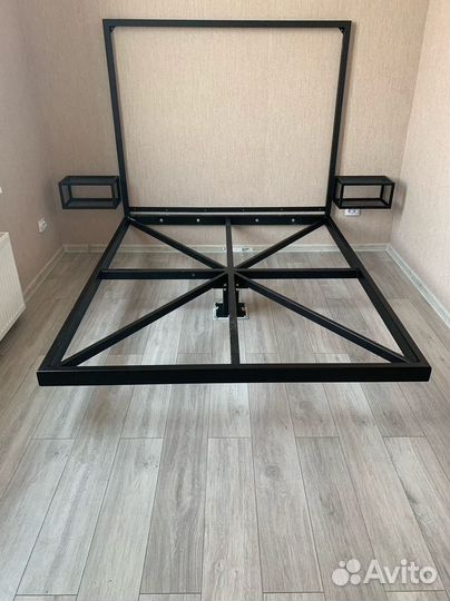 Кровать двухспальная лофт