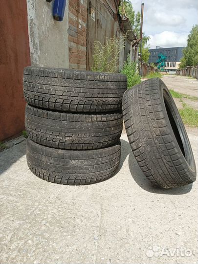 Bridgestone Blizzak Revo1 215/55 R17