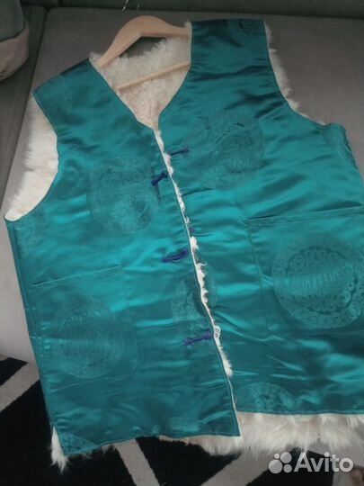 Жилет, чени чок из натуральной овечьей шкуры