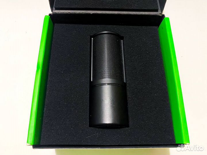 Микрофон Razer Seiren x