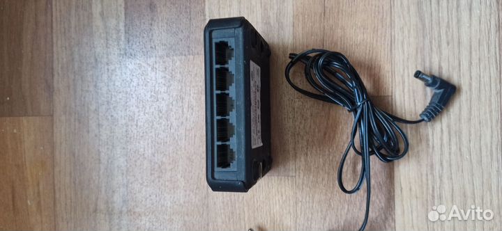 Коммутатор D-Link DES-1005A