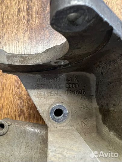 Кронштейн генератора Volkswagen Passat B5+ седан 1