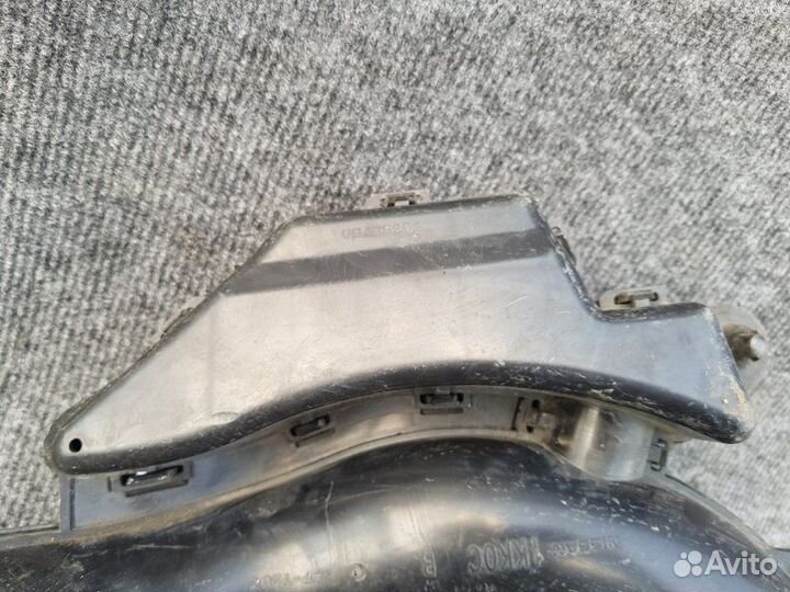 Воздухозаборник Nissan Juke 2013