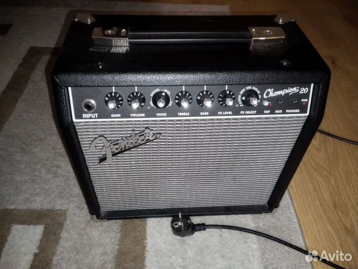 Fender champion 20 комбоусилитель