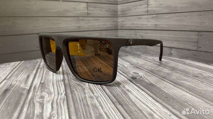 Солнцезащитные очки с поляризацией в ассортименте