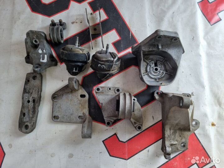 Кронштейн подушки двигателя АКПП Volvo Xc90 2.9