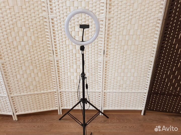 Кольцевая лампа со штативом