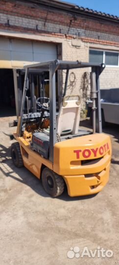 Вилочный погрузчик Toyota 02-3FD15, 2003