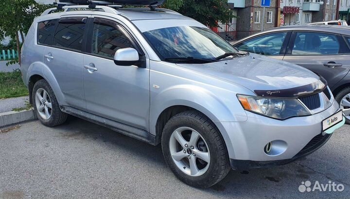 Mitsubishi Outlander 2.4 МТ, 2008, битый, 168 000 км