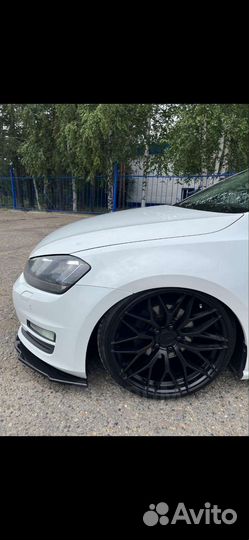 Triangle TR259 215/35 R19 204S