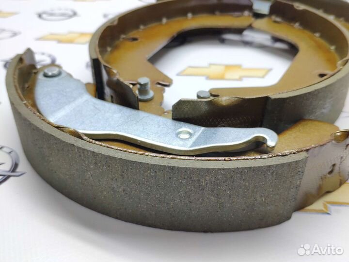 Колодки задние барабанные Chevrolet Cruze