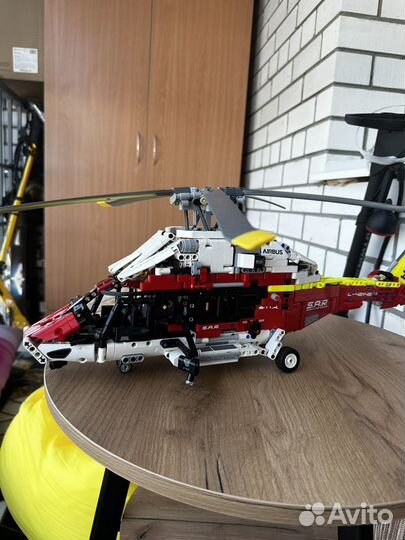 Lego вертолет Airbus H175