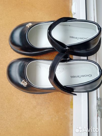 Продаю туфли для девочки