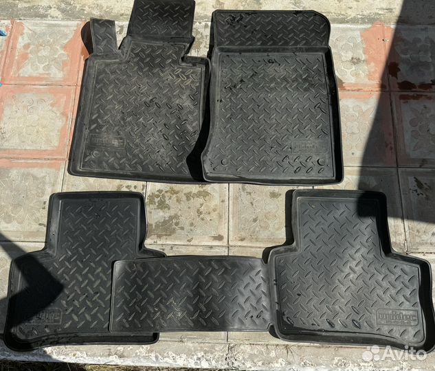 Резиновые коврики в салон Mercedes