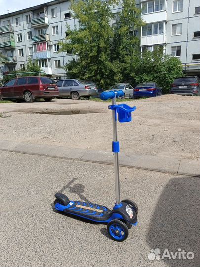 Самокат детский трехколесный