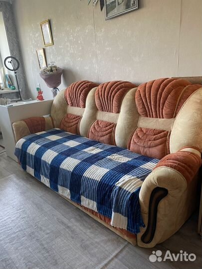 Диван отдам