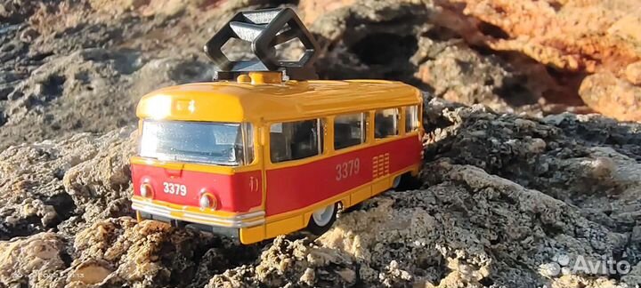 Модель ретро трамвая Татра металл
