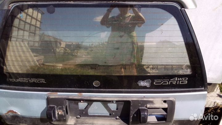 Дверь багажника