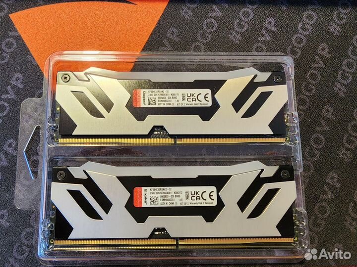 Оперативная память Kingston fury Renegade RGB 32GB