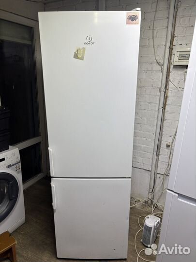 Холодильник Indesit No Frost